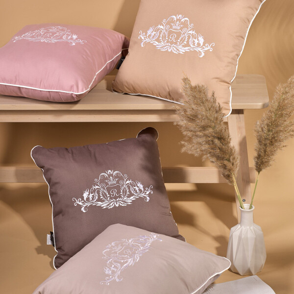 Подушка ROYAL з вишивкою ТМ IDEIA 45 x 45 см св.сірий - зображення 3